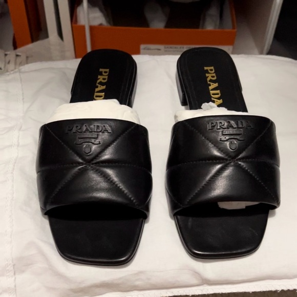 Authentic Prada quilted lambskin nappa leather flat sandals mules black 6.5 SOLD - Picture 3 of 13
